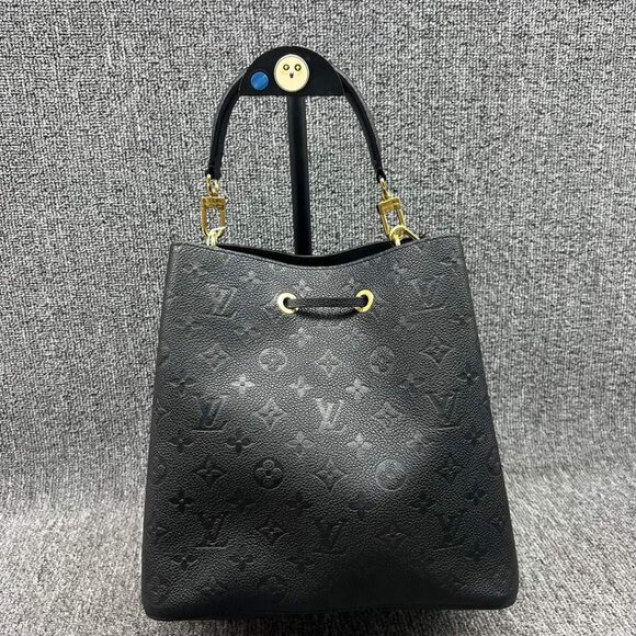 100% Authentic Louis Vuitton NeoNoe Black Leather Satchel - Picture 2 of 16